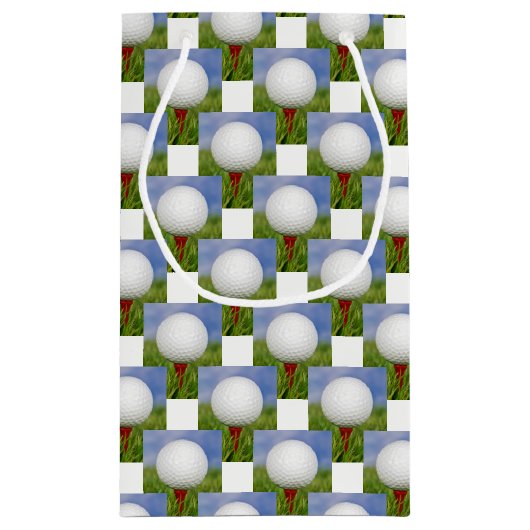 Golfbal op t-shirt klein cadeauzakje (Achterkant)