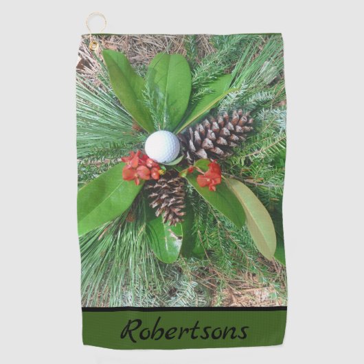 Golfbaldenkegels en evergreens Kerstmis Golfhanddoek (Voorkant)