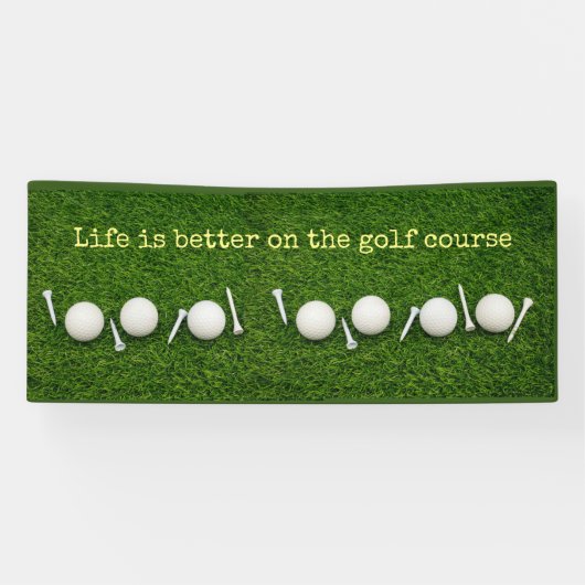Golfballen en t - shirts op groene achtergrond spandoek (Horizontaal)