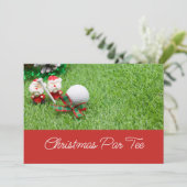 Golfballen met kerstcadeau op groen gras Invi Kaart (Staand voorkant)