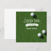 Golfballen op groen gras bedankkaart (Voorkant / Achterkant)