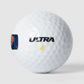 Golfballen van Trump (met de vinger wijzen) (Logo)