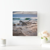 Golfbreuk op het strand in Californië Vierkante Klok (Huis)