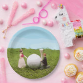 Golfbride en bruidegom met golfbal t-shirt Weddens Papieren Bordje (Feest)