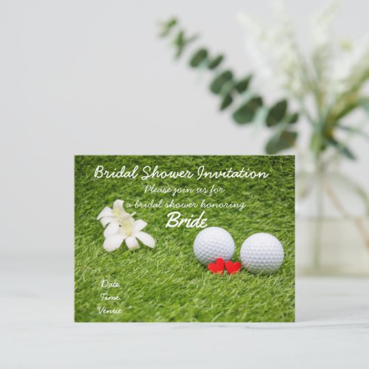 Golfbrudal doucheuitnodiging met twee golfballen uitnodiging briefkaart (Staand voorkant)