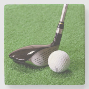 Golfclub en Golfbal op de Groene Stenen Onderzetter