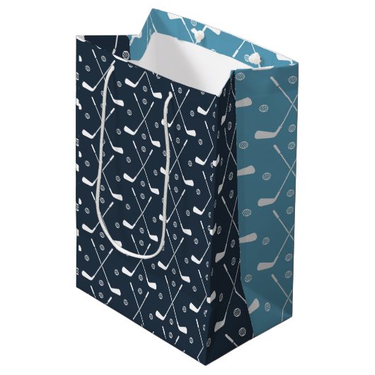 Golfclub Pattern Papier Bord Medium Cadeauzakje (Voorkant Gekanteld)