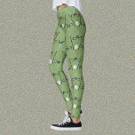 Golfclubs patroon zacht groen leggings<br><div class="desc">Fun gepatterde leggings in een zachte,  vlekkende groene kleur voor een scherpe golfer. Het herhalingspatroon wordt gemaakt met gekruiste golfclubs en golfballen op een groene achtergrond.</div>