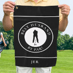 Golfer Best Husband by Par Monogram Sports Black Golfhanddoek<br><div class="desc">Uniek aangepast ontwerp biedt een mannelijk golfer-silhouet dat in een zwart-witte vorm is ingesteld, met gekromde tekst "Best Husband By Par!" in een scherp wit lettertype. U zult ook een moderne sjabloon voor een monogrammed naam, initialen of douanetekst vinden. De achtergrond is stevig zwart. Als u vragen hebt over dit...</div>