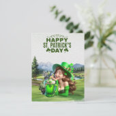 Golfer met Bier & Klaver St. Patrick's Day Feestdagenkaart (Staand voorkant)