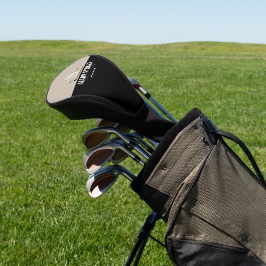 Golfer Modern Zwart Wit Monogram Golfheadcover (Insitu)