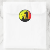 Golfer Silhouet Spelen Golf Bij Zonsondergang Ronde Sticker (Tas)