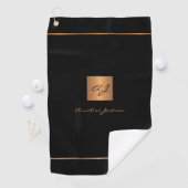 Golfer zwart goud moderne monogrammed naam elegant golfhanddoek (Insitu)