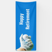 Golferhand houdt golfbal vast aan blauwe banner (Verticaal)