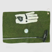 Golfhandschoen en bal op gras Golf Handdoeken (Horizontaal)