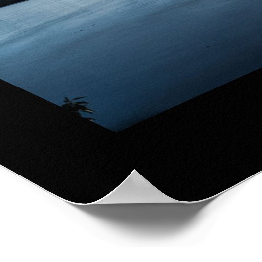 Golfmoon boven het Poster van het meer (Hoek)