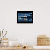 Golfmoon boven het Poster van het meer (Keuken)