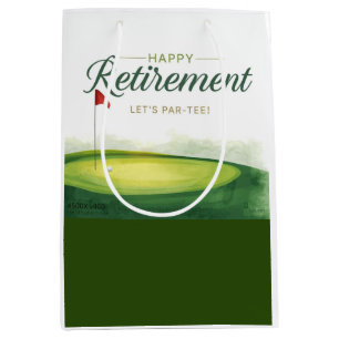 Golfpensioen met golfbal op green medium cadeauzakje