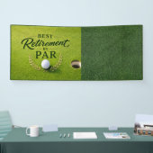 Golfpensioen met golfbal op green spandoek (Beurs)