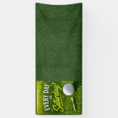 Golfpensioen met golfbal op green spandoek (Verticaal)
