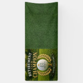 Golfpensioen met golfbal op green spandoek (Verticaal)