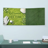 Golfpensioen met golfbal op green spandoek (Beurs)