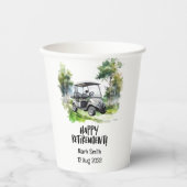 Golfpensioen met winkelwagen op groene waterverf papieren bekers (Voorkant)