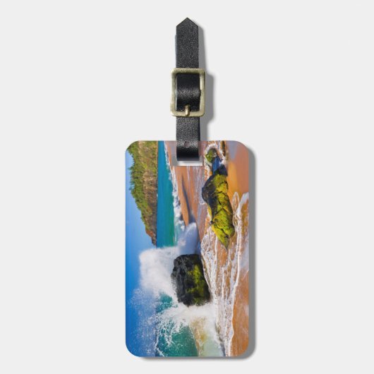 Golven botsten op het strand, Hawaii Bagagelabel (Voorkant verticaal)