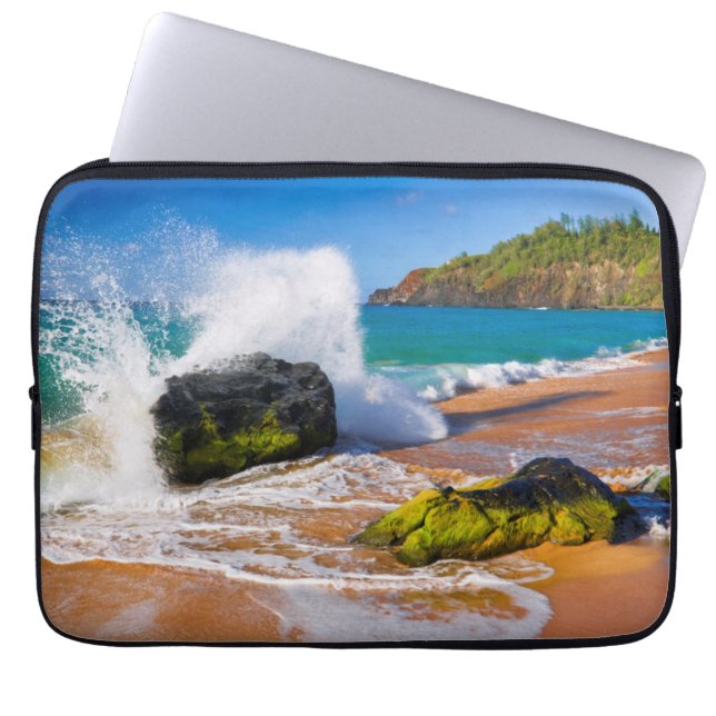 Golven botsten op het strand, Hawaii Laptop Sleeve (Voorkant)
