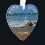 Golven breken op de kust digitaal schilderij ornament<br><div class="desc">Een digitaal verfeffect is toegevoegd aan deze foto van de kust in Newquay. Een golf viel midden in een rots. Newquay is een pittoresk stadje in Cornwall,  Engeland. Om de tekst te bewerken of te verwijderen,  klikt u op de personaliseer knop.</div>