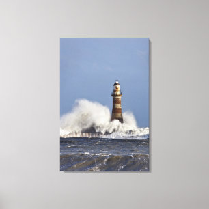 Golven kruipen tegen Roker Lighthouse Canvas Afdruk