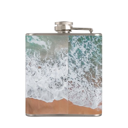 Golven op Sandy Beach Heupfles (Achterkant)