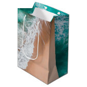 Golven op Sandy Beach Medium Cadeauzakje (Voorkant Gekanteld)