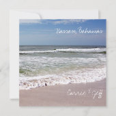 Golven storten zich op het zandstrand kaart (Voorkant)