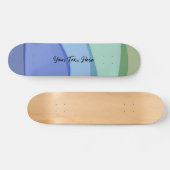 Golvend modern ontwerp lichtblauwe aangepaste teks persoonlijk skateboard (Horizontaal)