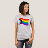 Golvend Progress Pride Vlag T-shirt (Voorkant volledig)
