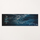 Golvend schuimend donkerblauw zee water abstract M Yogamat (Voorkant (horizontaal))