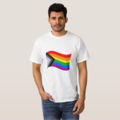 Golvende Progress Pride-vlag T-shirt (Voorkant volledig)