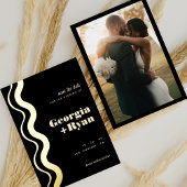 Golvende rand Modern Retro Zwart Save the Date Rea Folie Uitnodiging