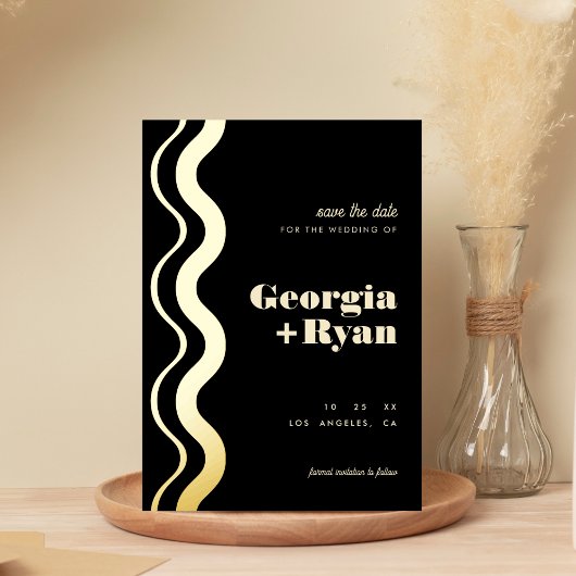 Golvende rand Modern Retro Zwart Save the Date Rea Folie Uitnodiging