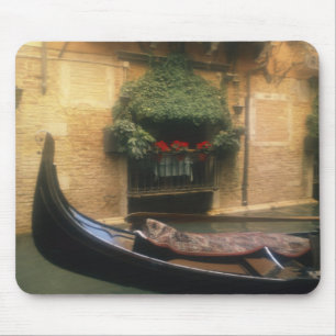 Gondel en restaurant, Venetië, Veneto, Italië Muismat