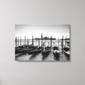 Gondels in Venetië in zwart-wit Canvas Afdruk (Voorkant)