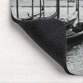 Gondels in Venetië in zwart-wit Muismat (Hoek)