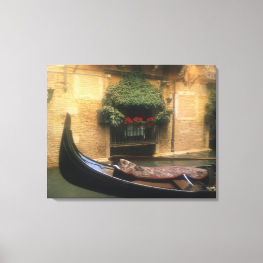 Gondola en Restaurant, Venetië, Veneto, Italië Canvas Afdruk (Voorkant)