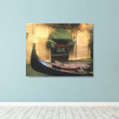 Gondola en Restaurant, Venetië, Veneto, Italië Canvas Afdruk (Insitu (Houten vloer))