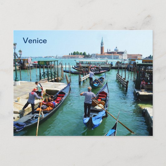 Gondola rijdt in Venetië Briefkaart (Voorkant)