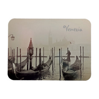 Gondolas in de mist, Venetië, Italië Magneet
