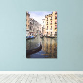 Gondolas in een kanaal, Venetië, Italië Canvas Afdruk (Insitu (Houten vloer))