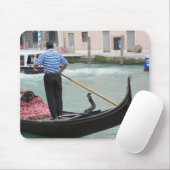 Gondolas in het kanaal van Venetië Muismat (Met muis)