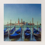 Gondolas in Venetië, Italië Legpuzzel<br><div class="desc">Waterverf schilderij van gondolas pier row verankerde foto op Canal Grande met de San Giorgio Maggiore-kerk op de achtergrond, Venetië, Italië. Parkeergondelas op Piazza San Marco.</div>